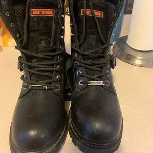 Size 9 women’s Harley Davidson boots